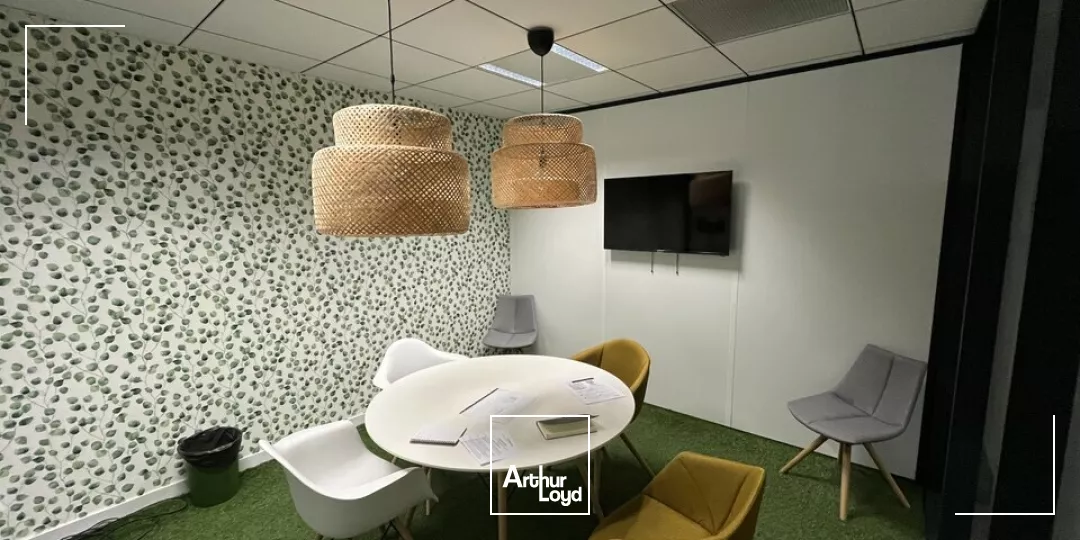 IMPLANTEZ VOTRE ENTREPRISE DANS UN ESPACE DE BUREAUX FONCTIONNEL, AU CUR D'UN CENTRE D'AFFAIRES DYNAMIQUE À NIORT.