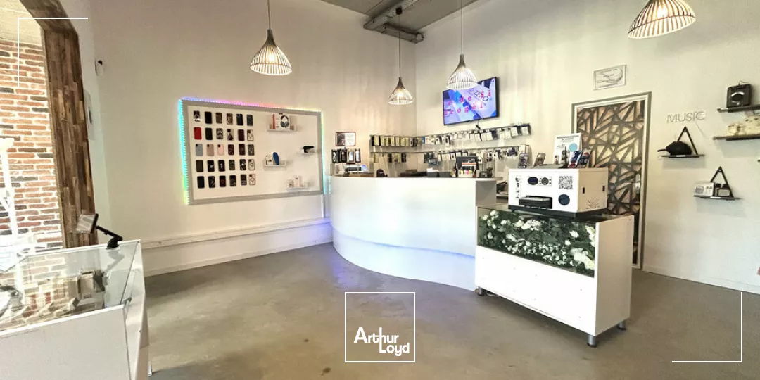 A LOUER - LOCAL COMMERCIAL DE 123m² - EMPLACEMENT N°1 FACE À LA ROCADE 