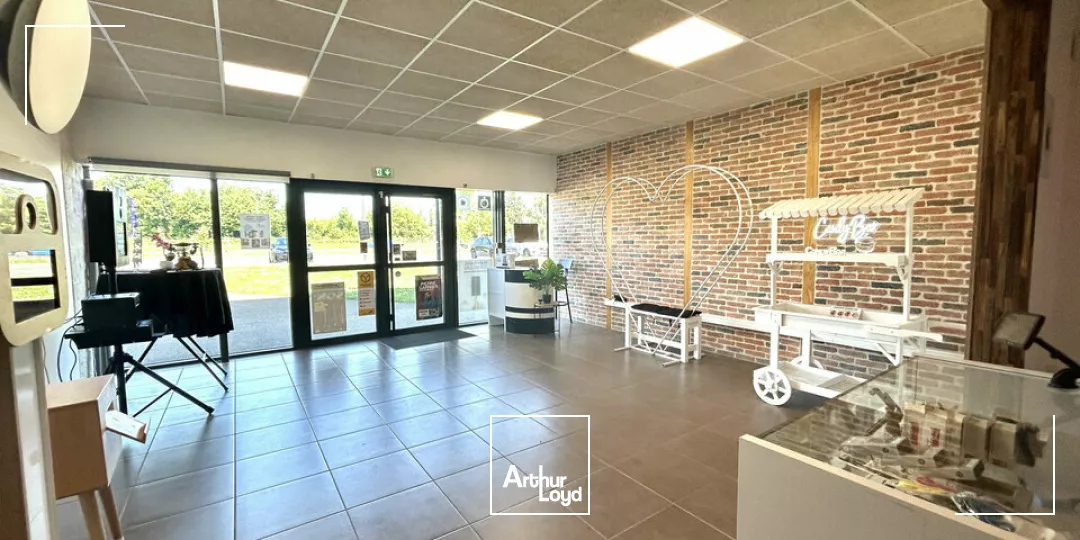 A LOUER - LOCAL COMMERCIAL DE 123m² - EMPLACEMENT N°1 FACE À LA ROCADE 