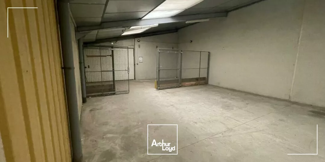 LOCAL COMMERCIAL DE 545M² - A LOUER - LES HERBIERS
