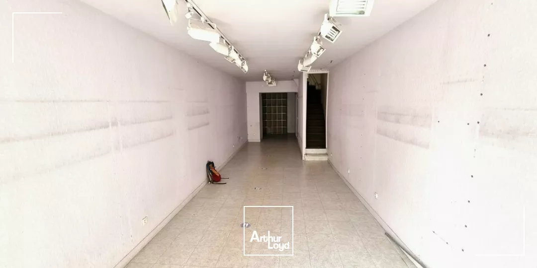 À VENDRE LOCAL COMMERCIAL DE 131 M2 EN HYPER CENTRE DE NIORT