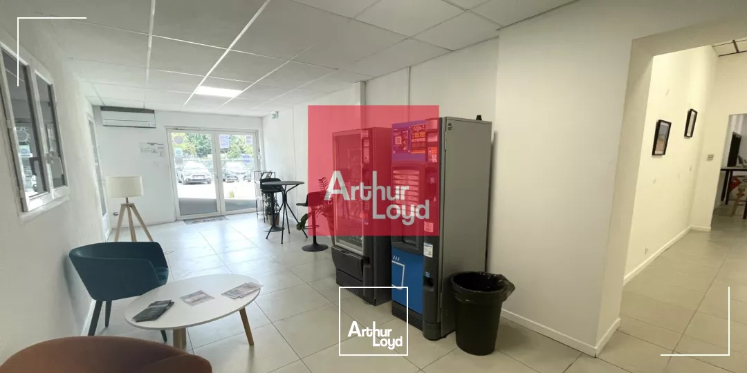 Vauvert : Bureaux et locaux commerciaux à louer - 647,48 m² divisibles - Disponibilité immédiate