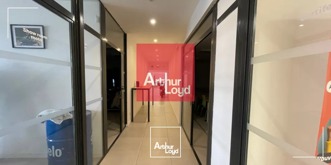 Vauvert : Bureaux et locaux commerciaux à louer - 647,48 m² divisibles - Disponibilité immédiate
