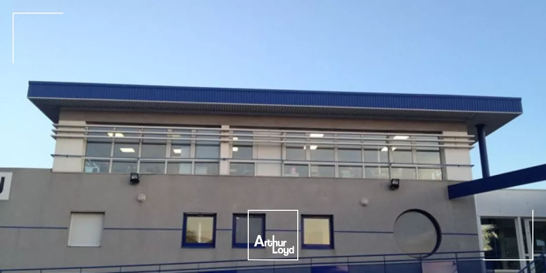 AVIGNON Bureaux disponibles à louer 845 m² DANS UN ENSEMBLE CLOTURE 