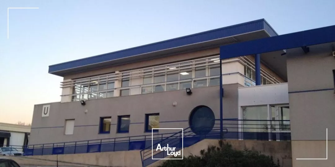 AVIGNON Bureaux disponibles à louer 845 m² DANS UN ENSEMBLE CLOTURE 