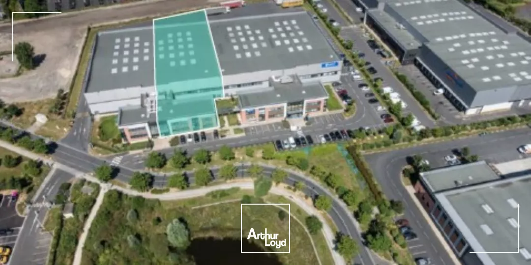 BATIMENT A LOUER - PARC DES CHANTERAINES - VILLENEUVE LA GARENNE