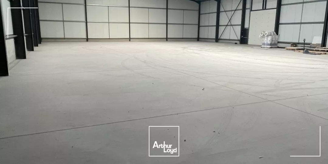 Entrepôt à louer à GONDECOURT.Proximité CARVIN et SECLIN.