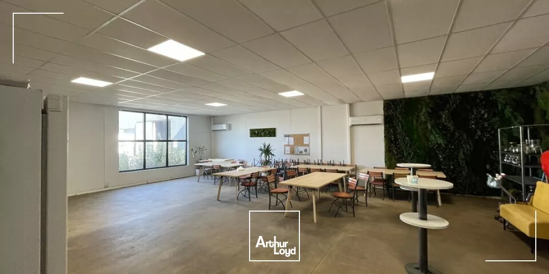 À VENDRE - Ensemble immobilier logistique et tertiaire indépendant - Environ 8.162 m² bâtis sur 16.575 m² de terrain