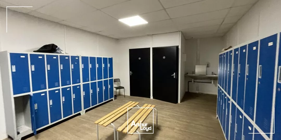 À VENDRE - Ensemble immobilier logistique et tertiaire indépendant - Environ 8.162 m² bâtis sur 16.575 m² de terrain