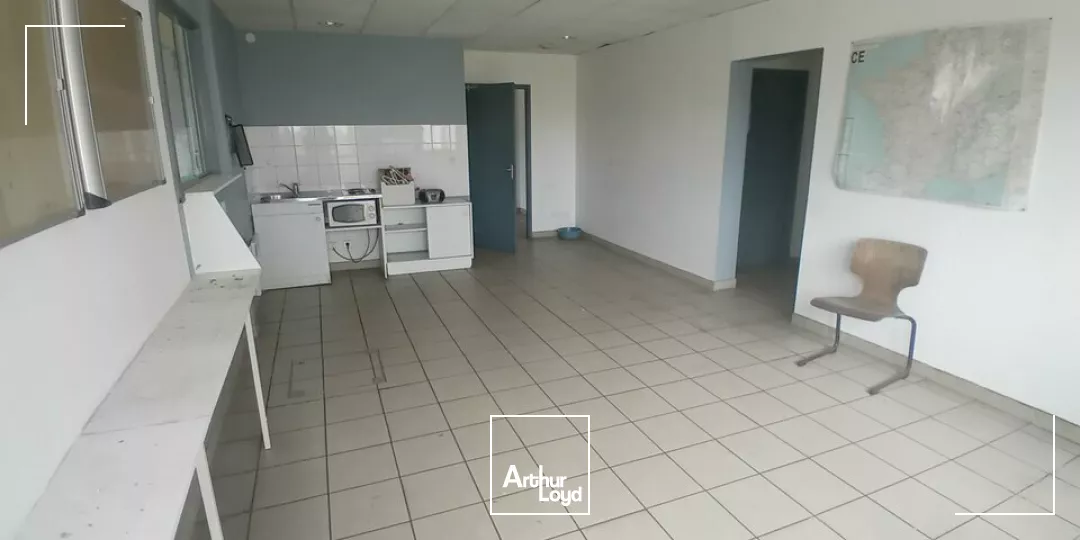 A LOUER local d'activité proximité de Chalon