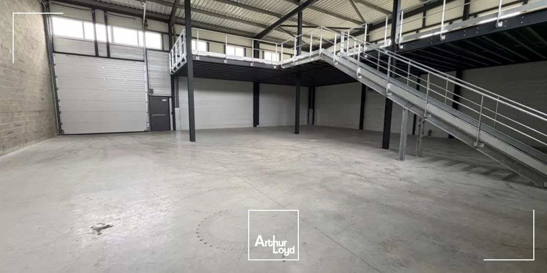 A LOUER LOCAL D'ACTIVITÉ 439 M2 SACY LE GRAND