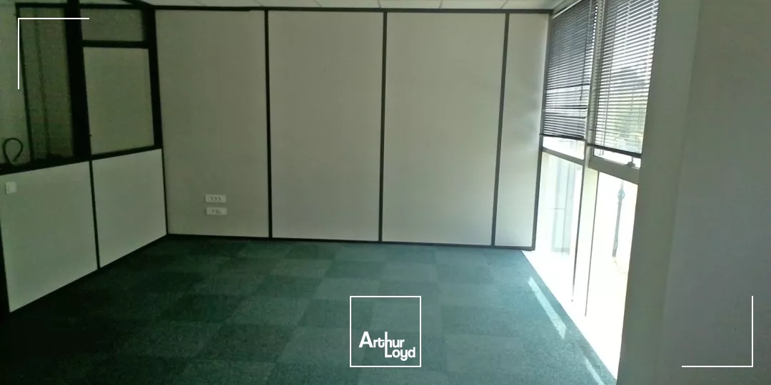 Bureaux à louer avec très belle visibilité - ZA Gémenos