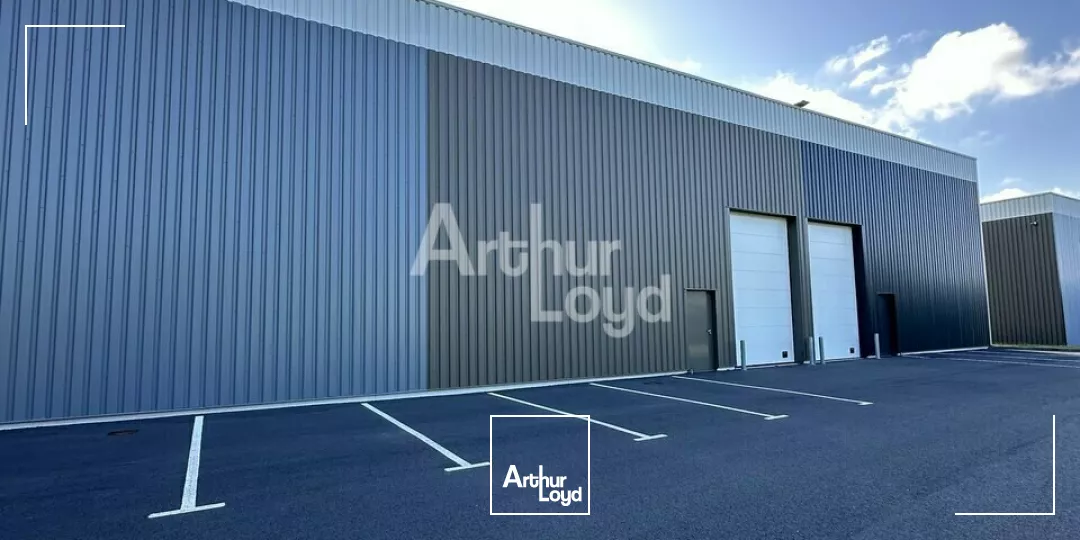 Cellule d'activité neuve et aménagée - Au bord de l'axe RENNES SAINT-MALO