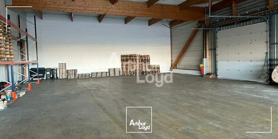 PROCHE BLOIS - LOCATION LOCAL D'ACTIVITÉ DE 1 250 M² - AXE PASSANT 