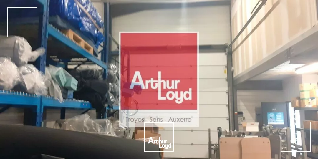 À LOUER  Local d'activités de 438 m²  ZI La Chapelle-Saint-Luc (10)