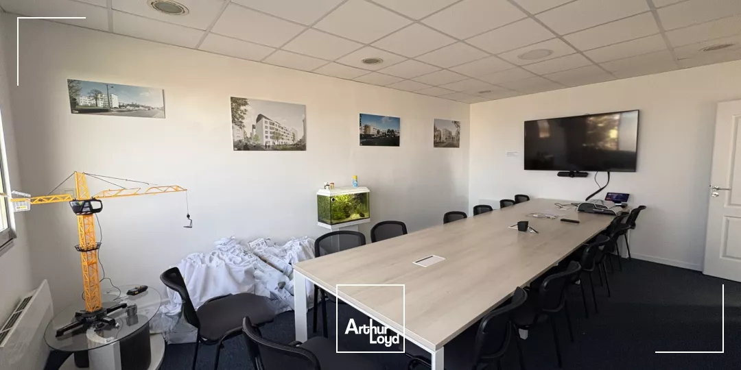 Bureaux à louer ou à vendre d'environ 120 m2 - OLIVET (PARC DES AULNAIES)