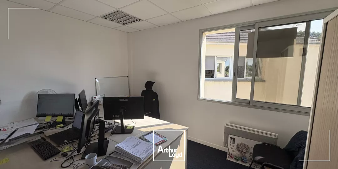 Bureaux à louer ou à vendre d'environ 120 m2 - OLIVET (PARC DES AULNAIES)
