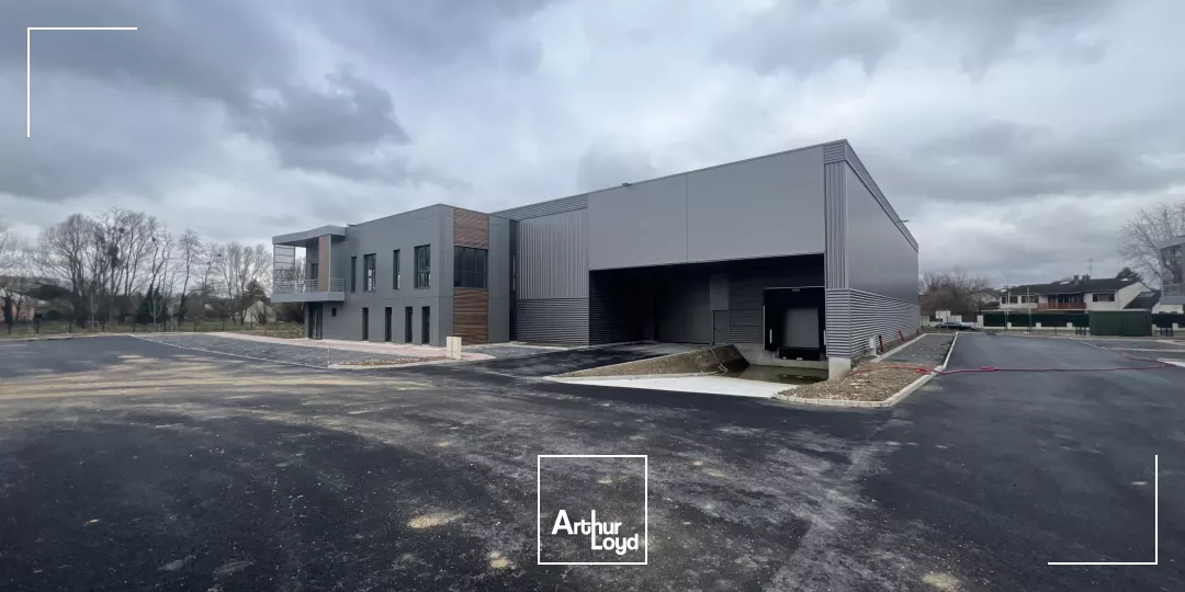 Locaux d'activités et bureaux neufs divisibles à partir de 699 m2 - Parc d'activités à louer à Courtry, accès A1, A104, A4