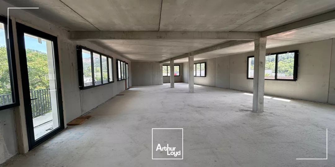 Bureaux neufs PMR et ERP avec parkings à louer à Aubagne - Proximité Les Paluds
