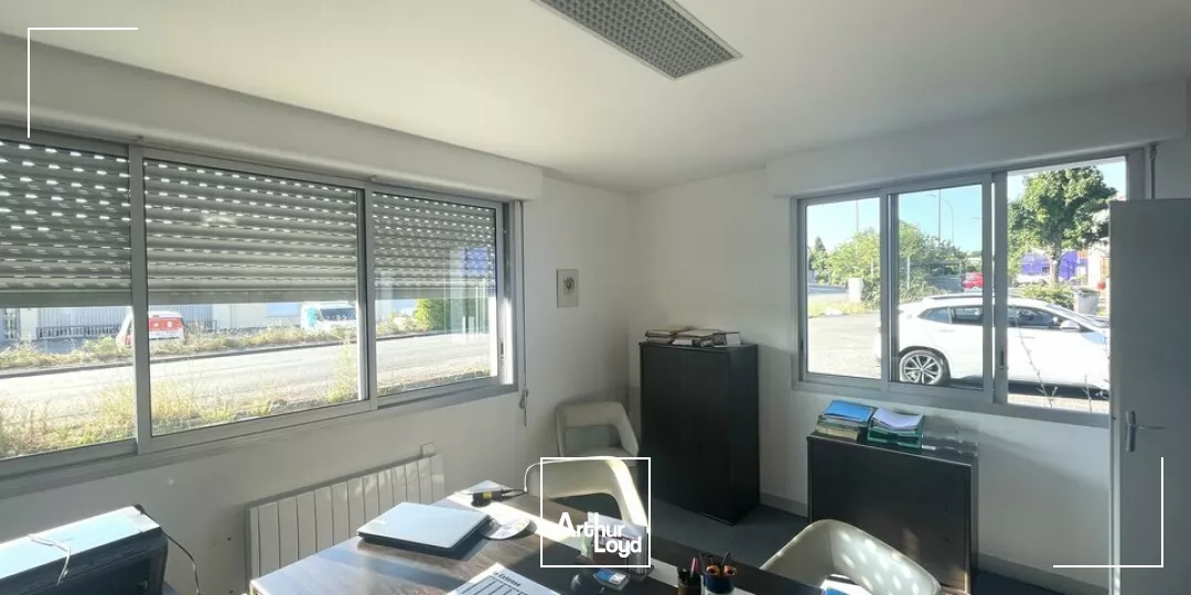 BUREAUX LIVRES ENTIEREMENT RENOVES ZONE REPUBLIQUE 303M²