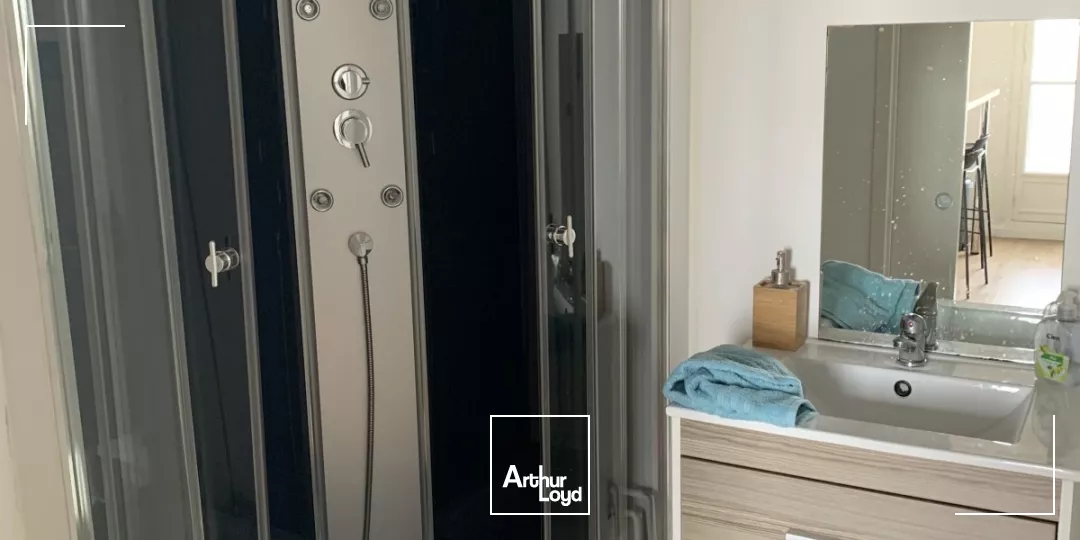 À louer - Bureaux de 70 m² dans la Tour Perret à Amiens, emplacement central face à la gare