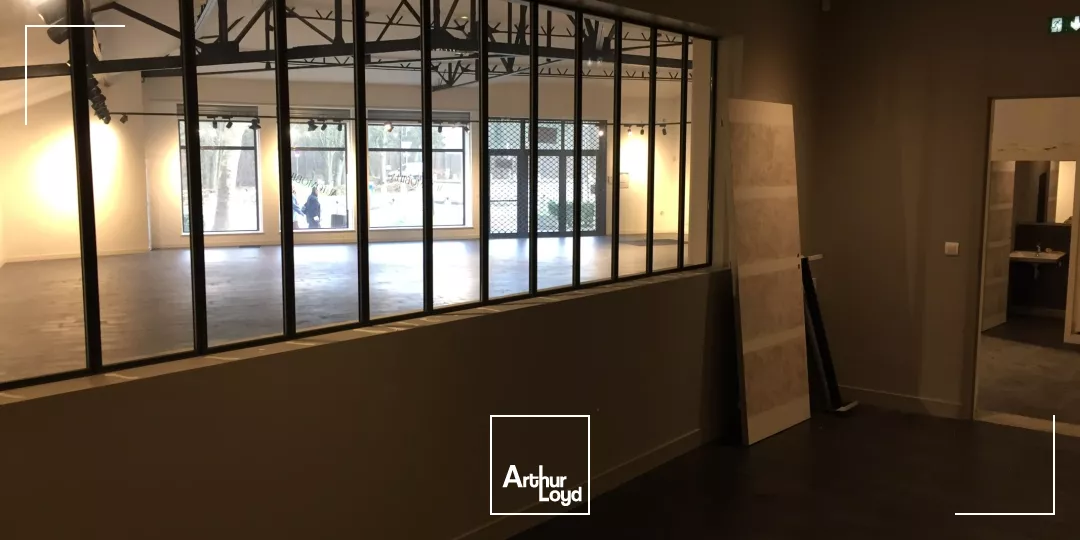 A LOUER LOCAL COMMERCIAL 388 M2 - CHANTILLY