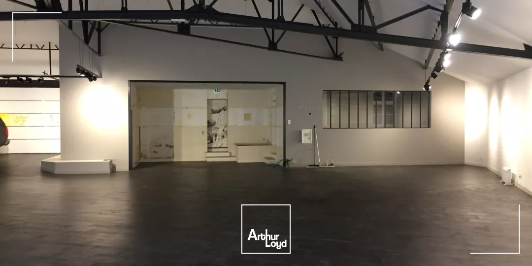 A LOUER LOCAL COMMERCIAL 388 M2 - CHANTILLY