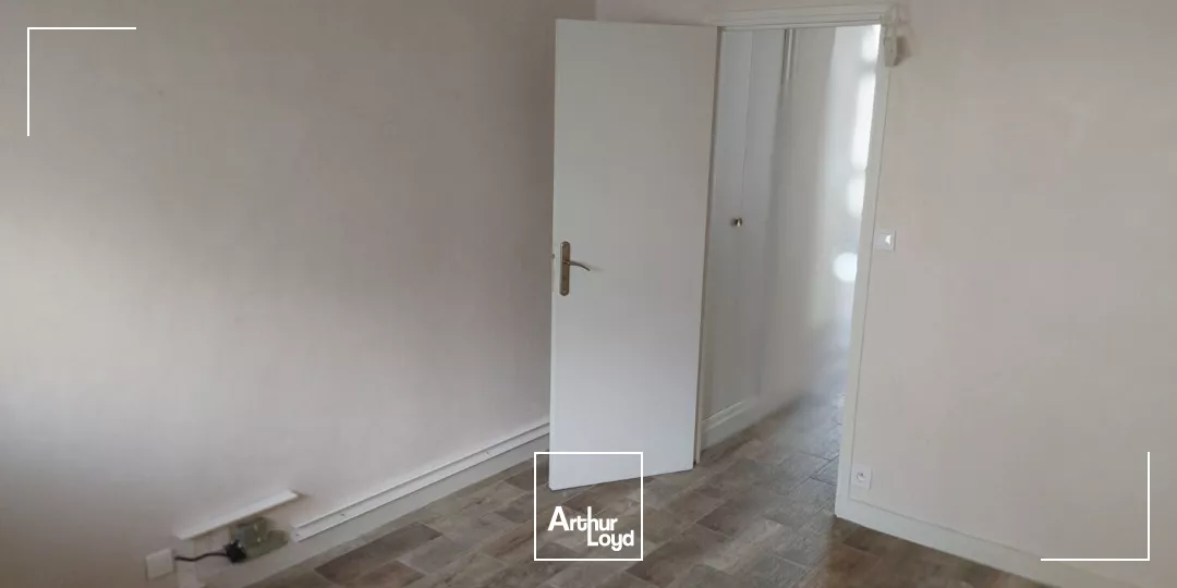 Bureaux Limoges 2 pièce(s) 40 m² proche Mairie Limoges