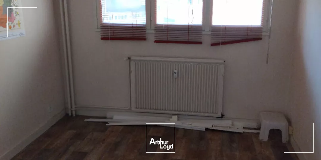 Bureaux Limoges 2 pièce(s) 40 m² proche Mairie Limoges