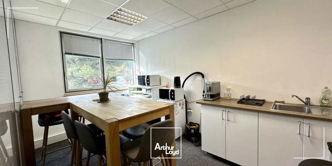 BUREAUX EN BON ETAT AIX LA DURANNE A LOUER