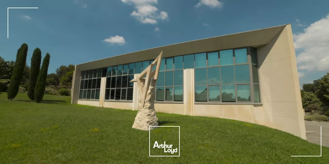 BUREAUX EN BON ETAT AIX LA DURANNE A LOUER