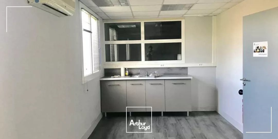 IMMEUBLE INDÉPENDANT A LOUER AVEC TERRAIN A AIX EN PROVENCE