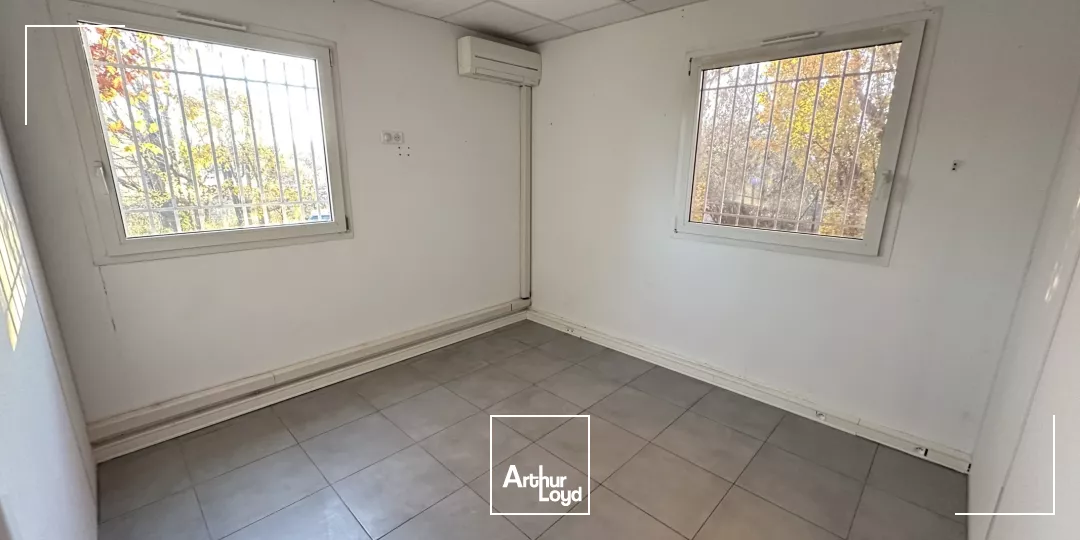 BUREAUX EN RDC DANS LA ZONE DE L'ANJOLY À VITROLLES