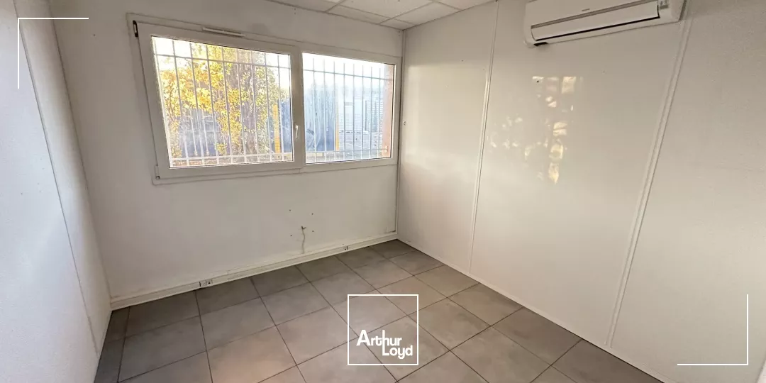 BUREAUX EN RDC DANS LA ZONE DE L'ANJOLY À VITROLLES