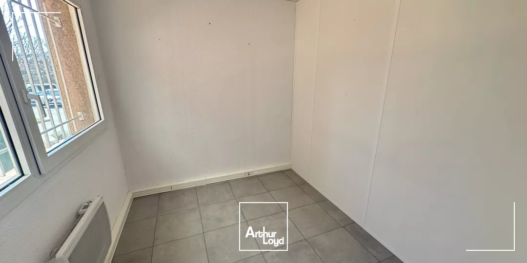 BUREAUX EN RDC DANS LA ZONE DE L'ANJOLY À VITROLLES