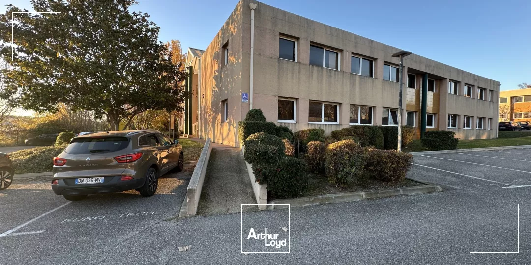 BUREAUX EN RDC DANS LA ZONE DE L'ANJOLY À VITROLLES