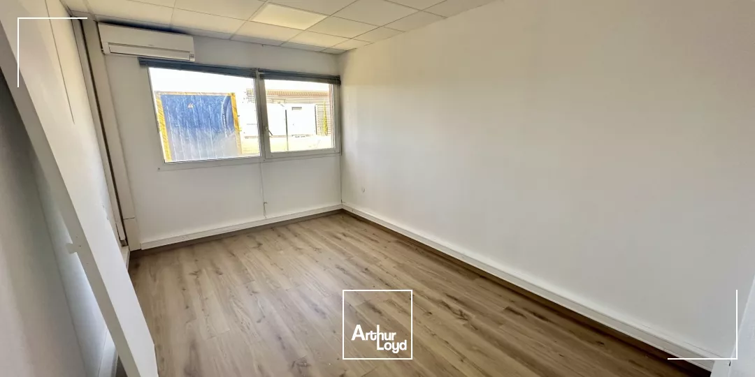 BUREAUX EN RDC DANS LA ZONE DE L'ANJOLY À VITROLLES