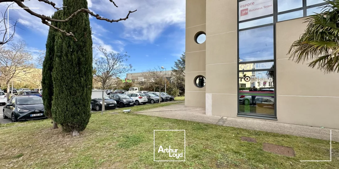 PETITE SURFACE DE BUREAUX À LOUER SUR LE PÔLE D'ACTIVITÉ