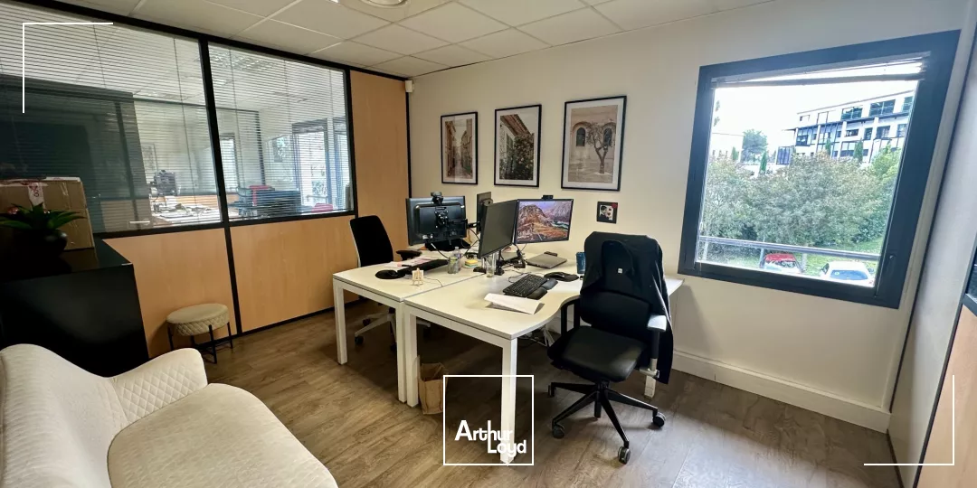 BUREAUX À VENDRE AVEC PARKING EN DERNIER ETAGE