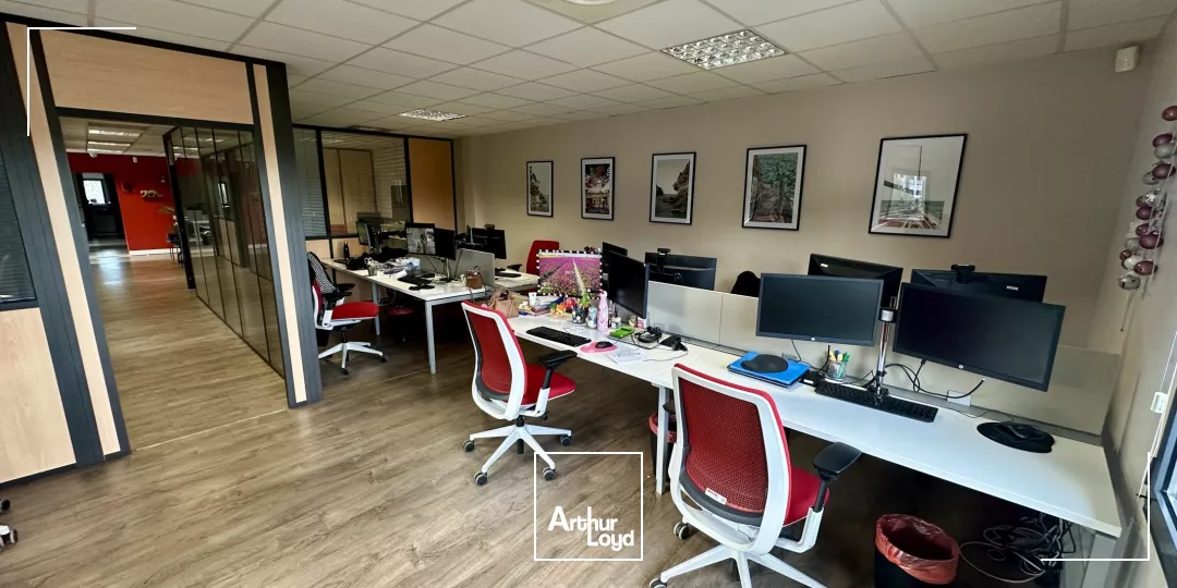 BUREAUX À VENDRE AVEC PARKING EN DERNIER ETAGE