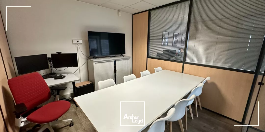 BUREAUX À VENDRE AVEC PARKING EN DERNIER ETAGE