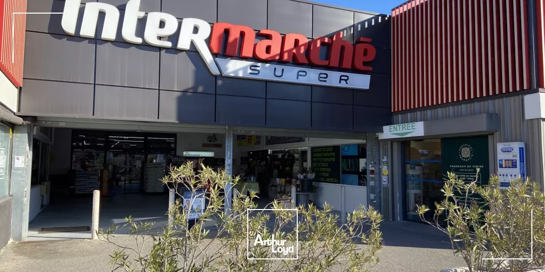 LOCAL CENTRE COMMERCIAL 