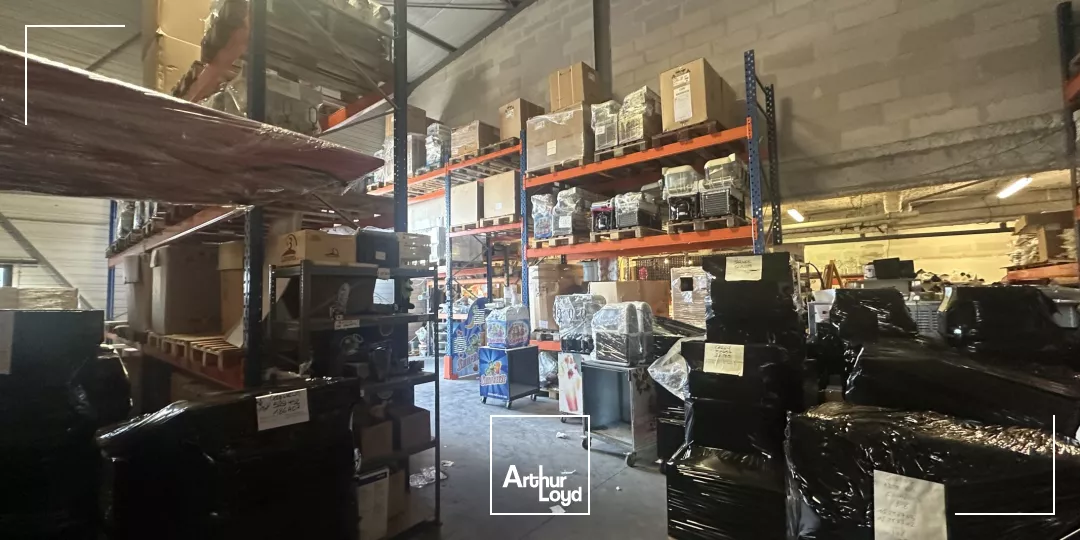 Local d'activités à LOUER sur la ZI DE LA VERDIER à VELAUX