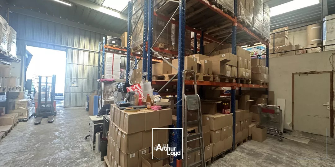 Local d'activités à LOUER sur la ZI DE LA VERDIER à VELAUX