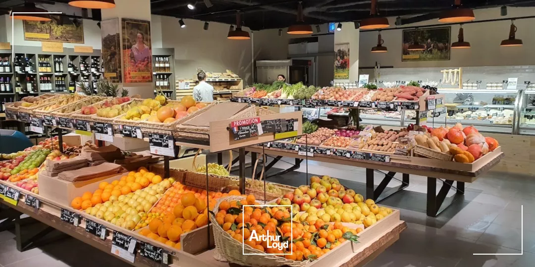 Emplacement PRIME zone du TUBE Istres 585m² à louer