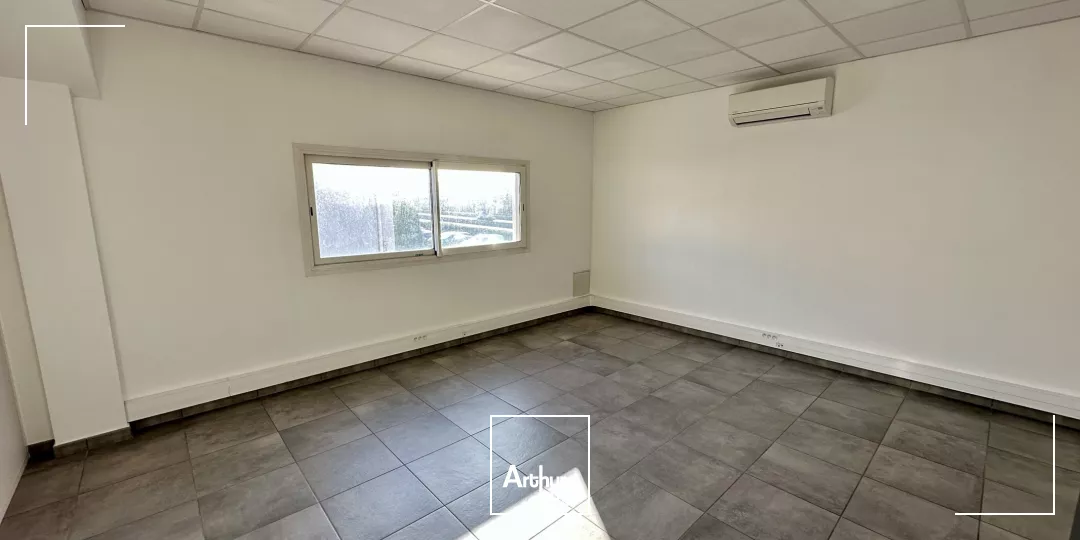 BUREAUX À LOUER À MEYREUIL EN BORDURE DE D6