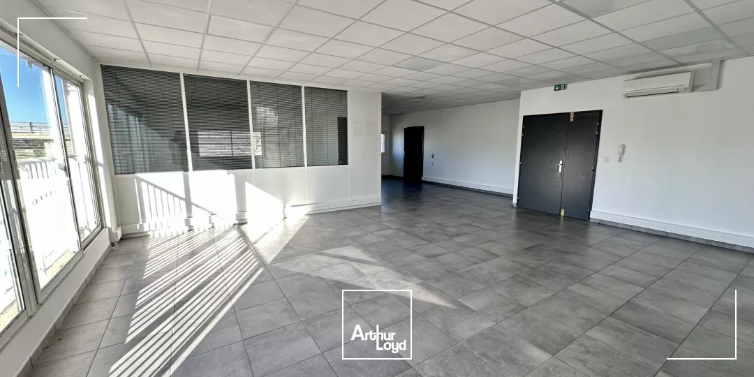 BUREAUX À LOUER À MEYREUIL EN BORDURE DE D6