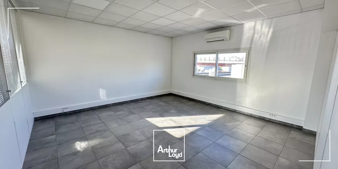 BUREAUX À LOUER À MEYREUIL EN BORDURE DE D6