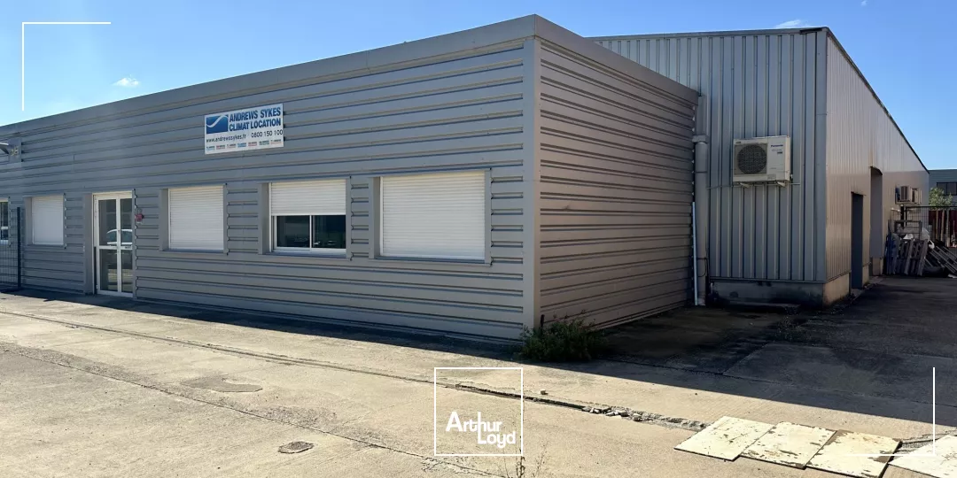 En EXCLUSIVITE - Locaux d'activités à VENDRE sur SAINT CANNAT.