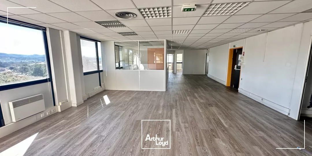BUREAUX À LOUER AVEC VUE DÉGAGÉE À VITROLLES
